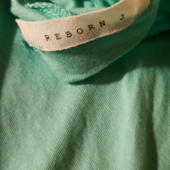 V- neck, long- sleeve flowy dress - Picture 2 of 3